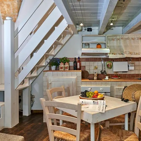 Isola Dello Stampatore Apartment *